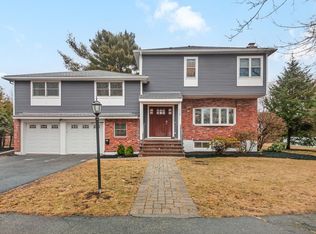 128 Olde Field Rd, Newton, MA 02459