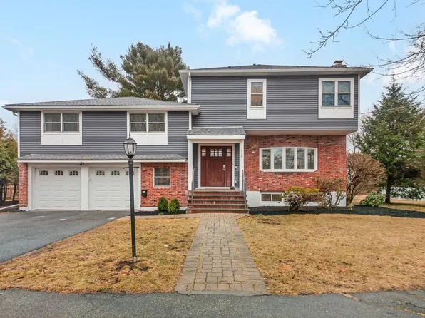128 Olde Field Rd, Newton, MA 02459