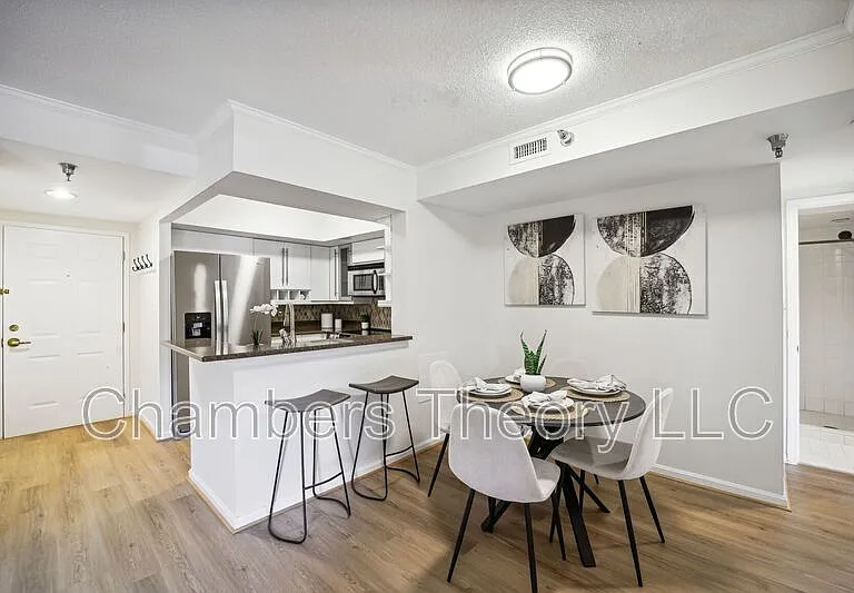 2400 Clarendon Blvd #201 — Photo 4