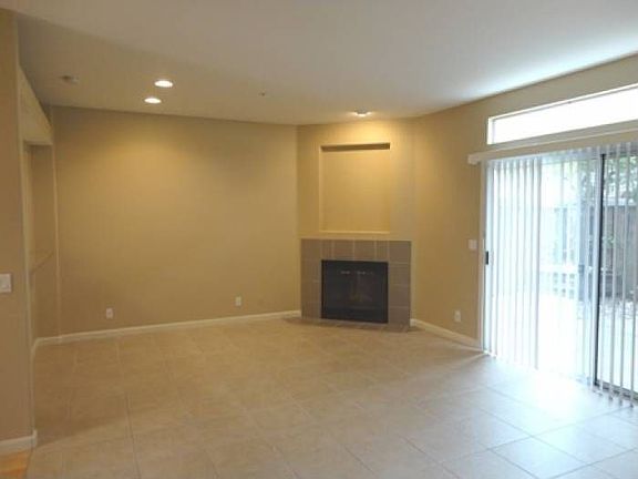 Living Dining W/Fireplace