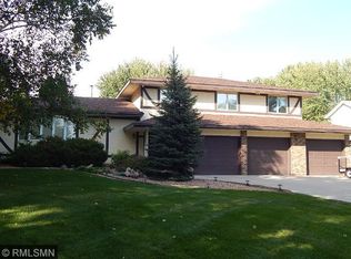 385 Koehler Rd, Vadnais Heights, MN 55127