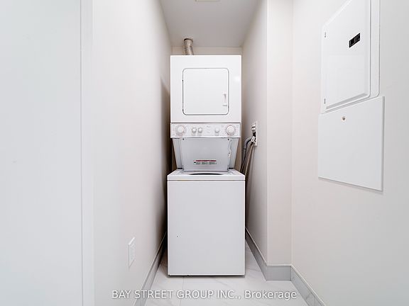 4th image of 1038 McNicoll Ave #218