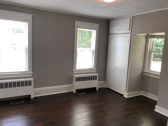 4th image of 179 5th St APT 1