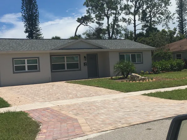 3372 Poinciana St, Naples, FL 34105