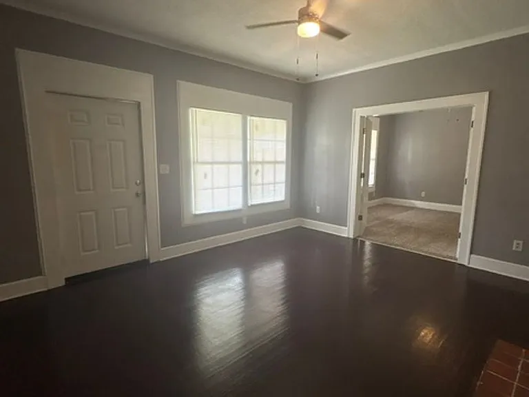 338 N Church St — Photo 4