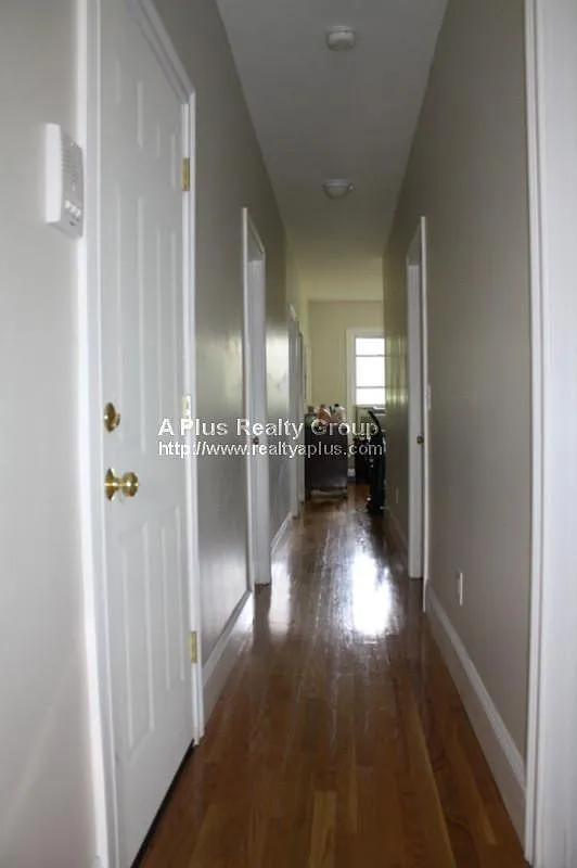 4 bed, 1600 sqft, $3,775 — Photo 4