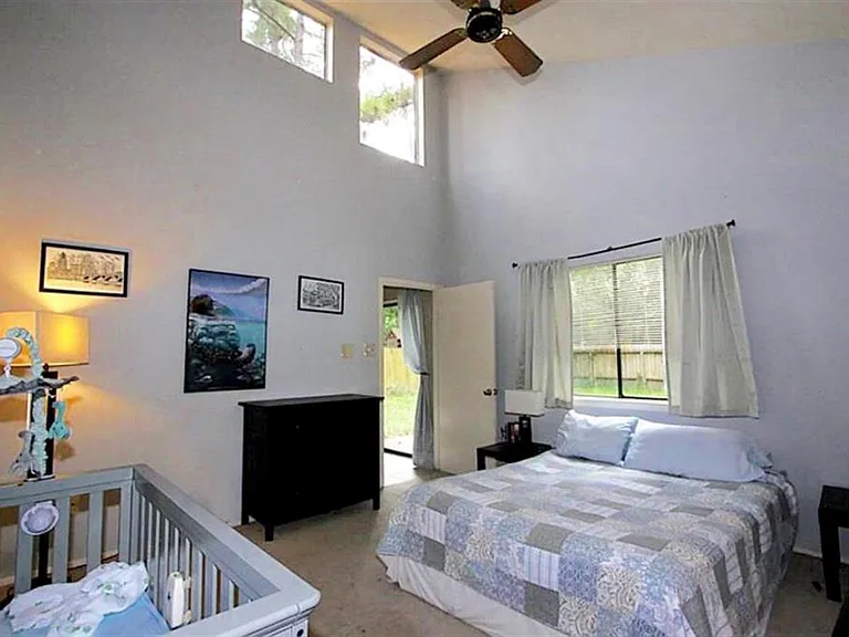 72 Trummel Ct — Photo 2