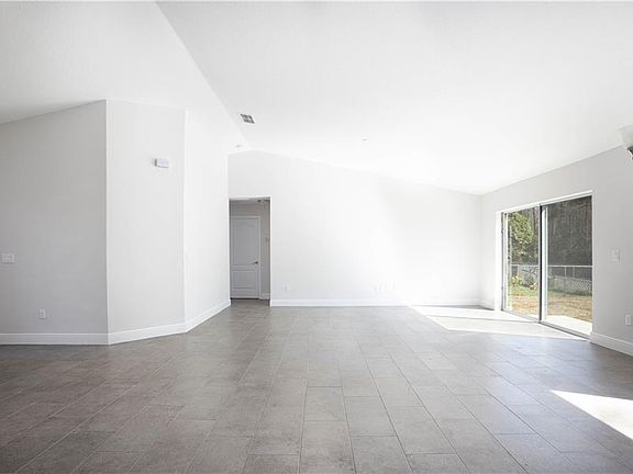 5th image of 548 Maricopa Dr