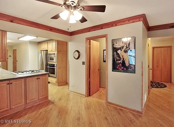 4th image of 501 West Trl