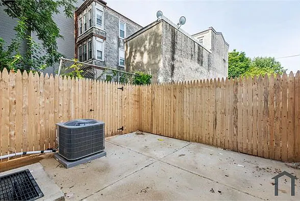 2 bed, 800 sqft, $1,550 — Photo 2