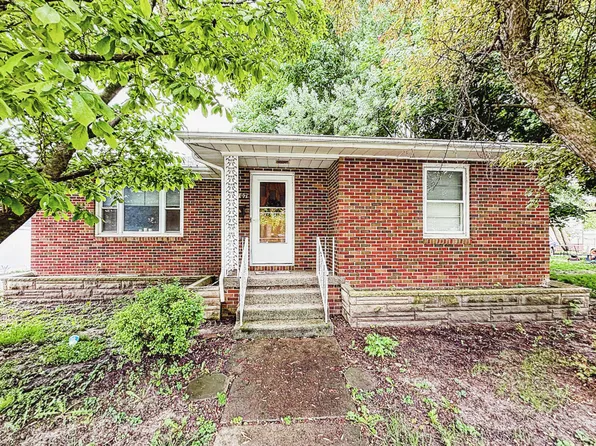 1107 E Bridge St, Streator, IL 61364