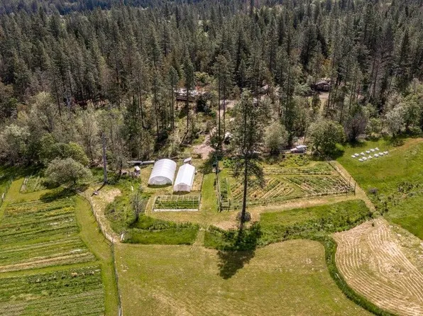 2860 E Fork Rd, Williams, OR 97544