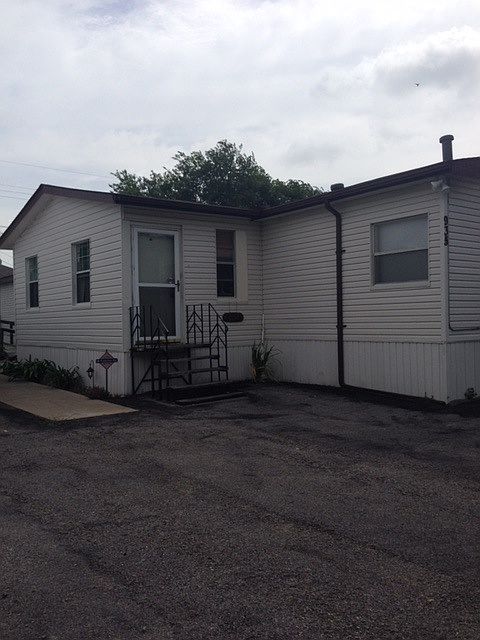 1st image of 935 Ashwood St