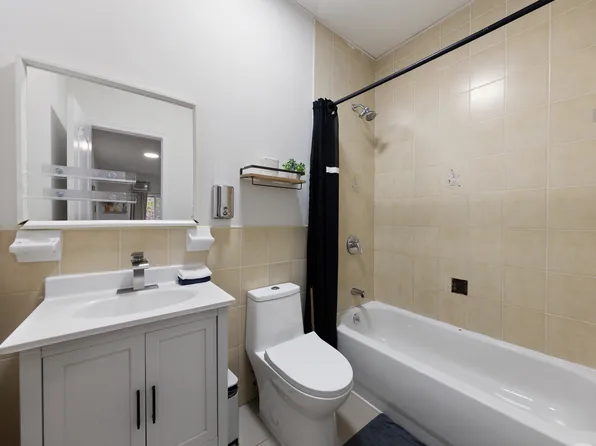 647 Midwood Street image 4 of 5