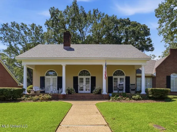 282 Woodrun Dr, Ridgeland, MS 39157