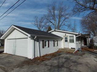 4324 Lakewood Rd, McHenry, IL 60050