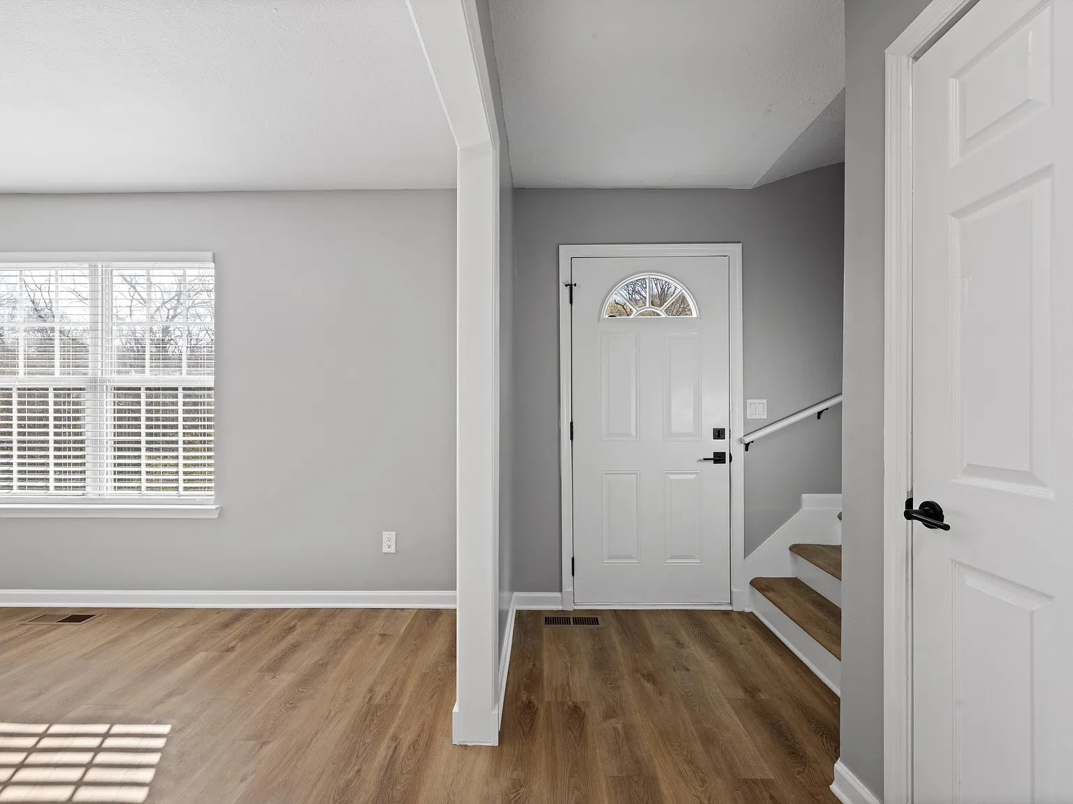 3 bed, 2.5 bath, 1176 sqft, $1,800 — Photo 4