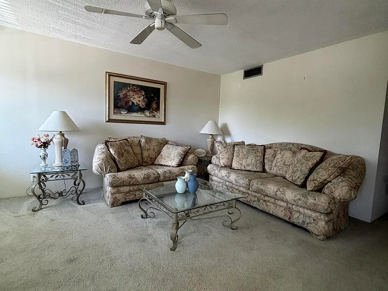 3000 Springdale Blvd #316 — Photo 3