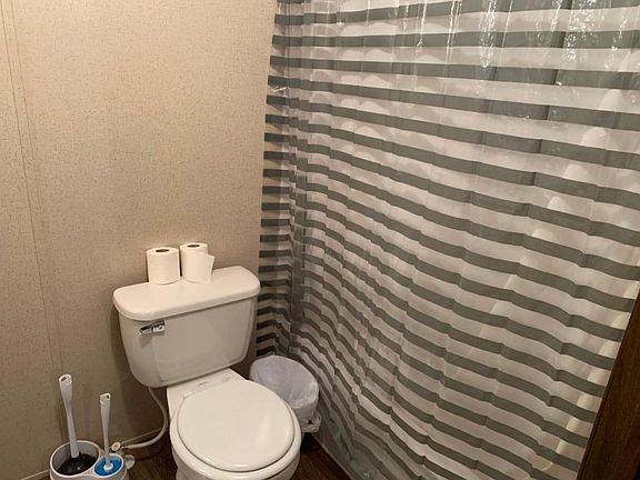 3rd image of 4005 Hilltop Dr APT B