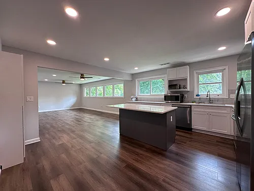 2147 Arlington Ave NE Photo 1