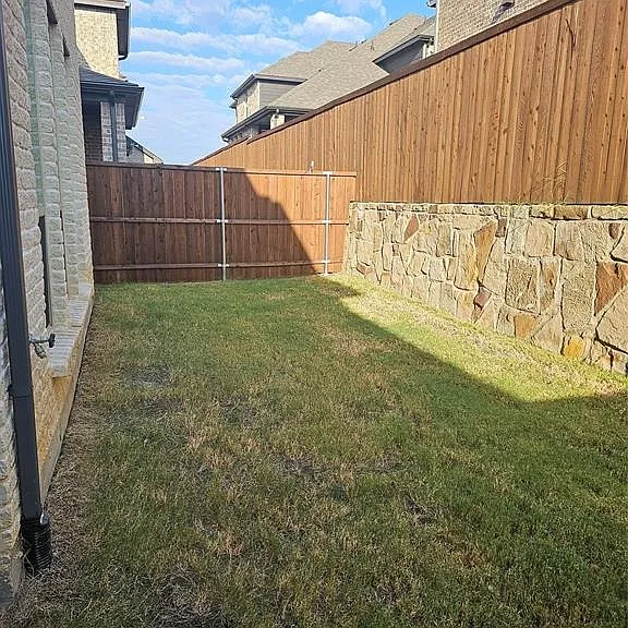 3905 Lady Bettye Dr — Photo 17