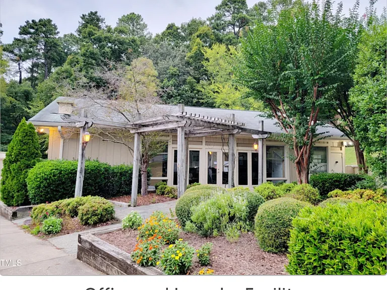 500 Umstead Dr #304F — Photo 2