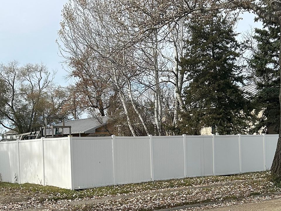 2nd image of 305 N 3rd St