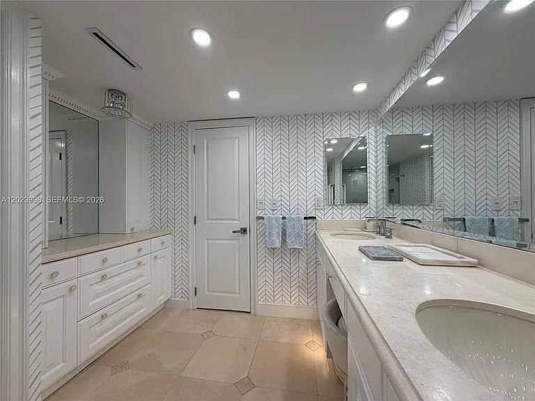 1111 Crandon Blvd #B1105 — Photo 27