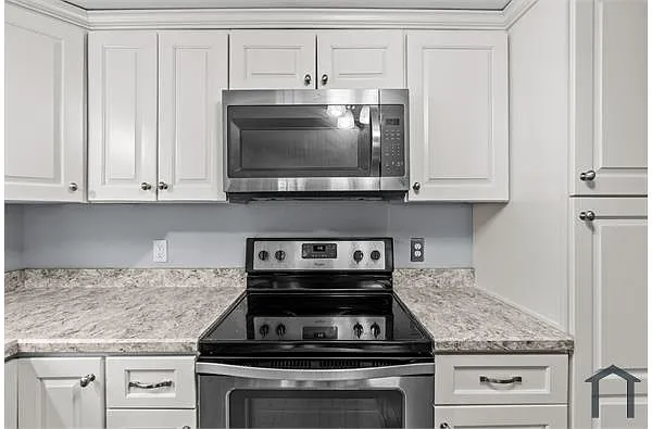 Building Photo - 323 Flagg St #2