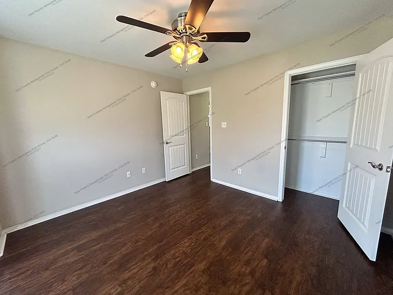 304 Bordeaux Cir — Photo 12