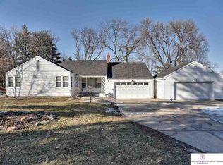 5132 Hartman Ave, Omaha, NE 68104