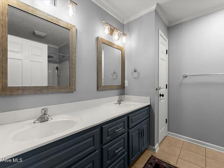 1053 Grove Landing Ln — Photo 14