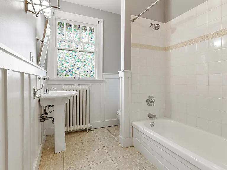 975 S Vine St — Photo 26