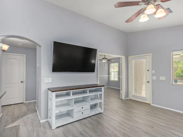983 E Palomino Way, San Tan Valley, AZ 85143