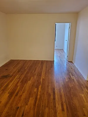 Rented by Tapiro Realty | media 27