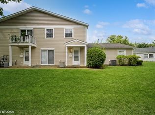 1312 Exeter Ct, Wheeling, IL 60090