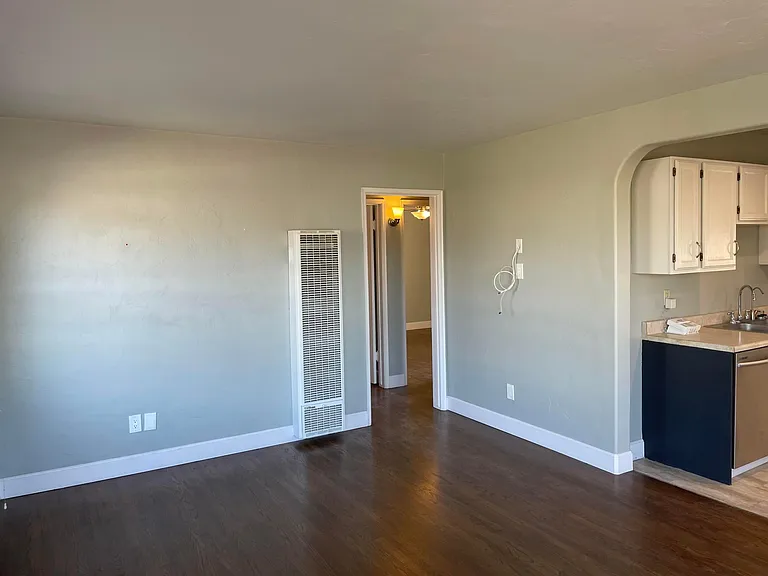 2875 Baily Ave — Photo 12