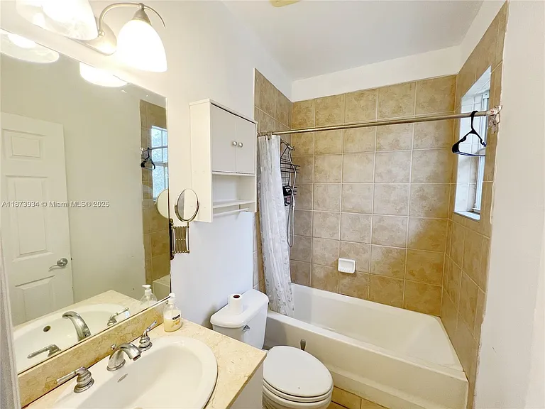 2540 SW 14th Ave — Photo 8