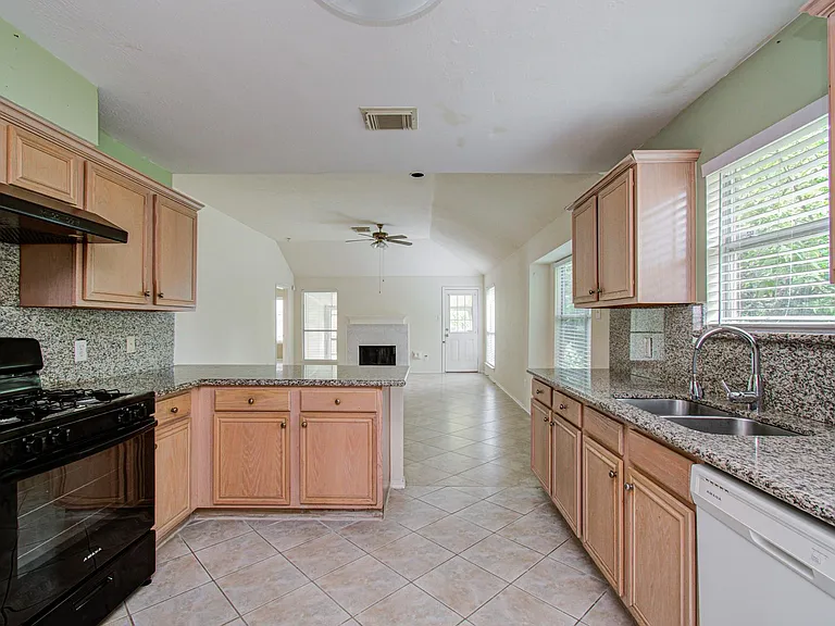 11714 Sweet Willow Ct — Photo 13