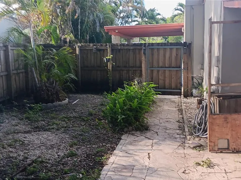 1600 SW 14th St — Photo 23