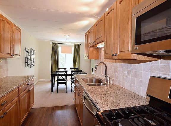 4th image of 5S040 Pebblewood Ln APT W505