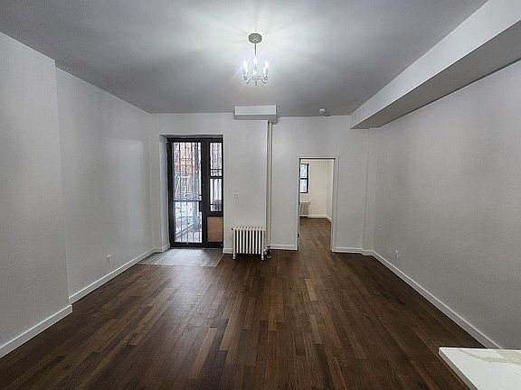 4th image of 40 W 96th St APT B