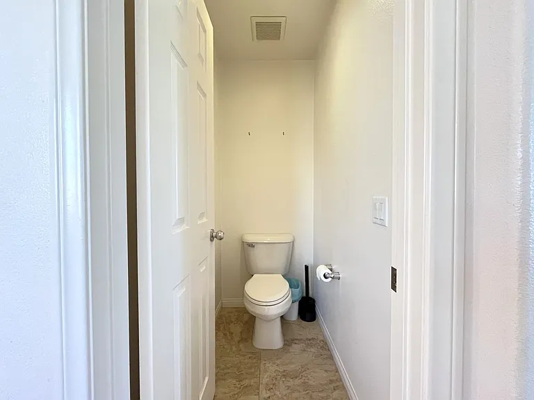 7143 Leighton Dr — Photo 36