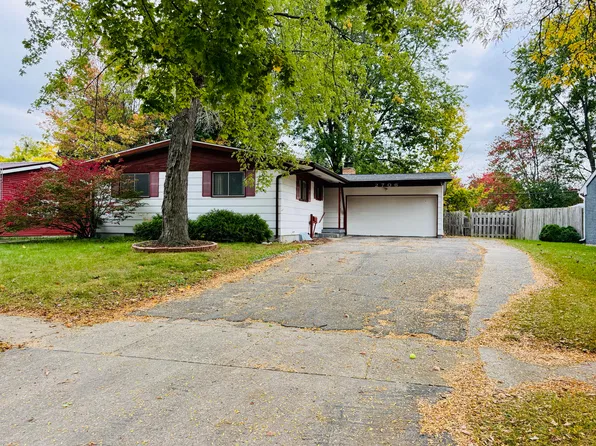 2706 Dawn Dr, Midland, MI 48642