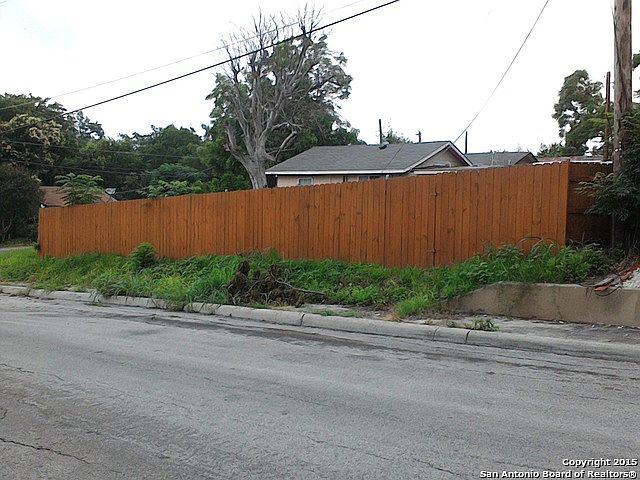 1st image of 202 Lucas St
