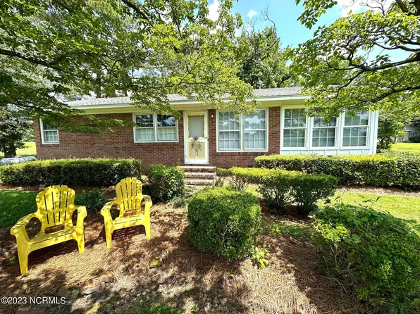 3832 Farmers Union Road, Clarkton, NC 28433