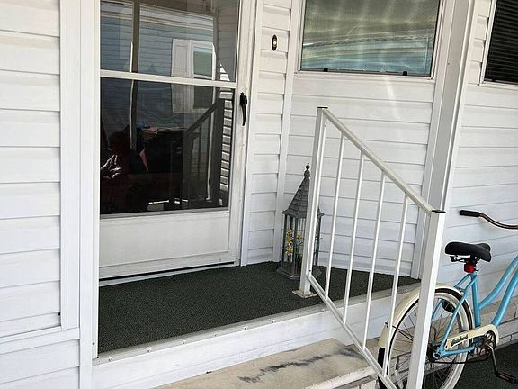 4th image of 160 Lake Michigan Dr
