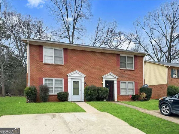 5223 Ridge Forest Dr, Stone Mountain, GA 30083