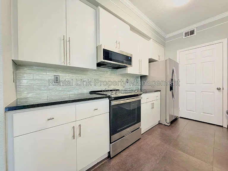 11530 Villa Grand #1115 — Photo 15
