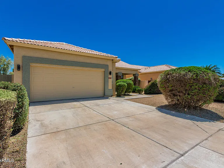 13711 W Tara Ln — Photo 22